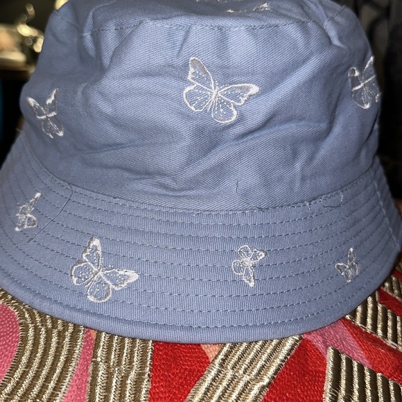 New variety of Bucket reversible hats - Picture 16 of 17